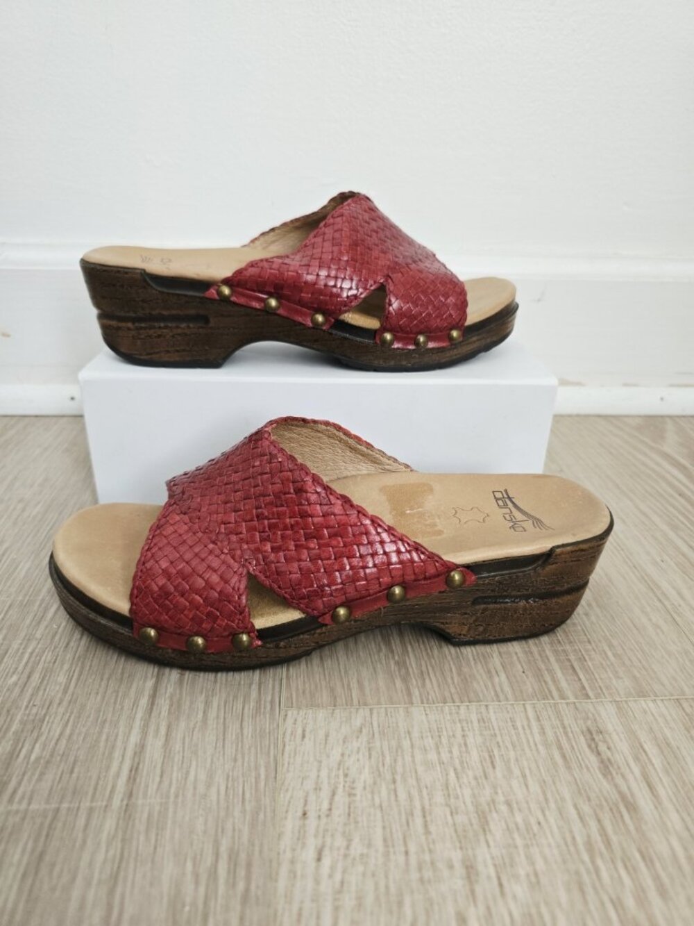 Dansko Mila Red Leather Woven Criss Cross Clogs Sandals 8 38 Studded Slip On